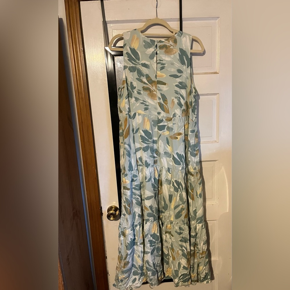 Floral Tiered Sleeveless Dress (For Patriciablev973)